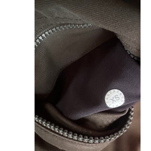 Men XS Lululemon Green Pull-On Drawstring Sweatpants Pants Skinny Joggers - Picture 7 of 7